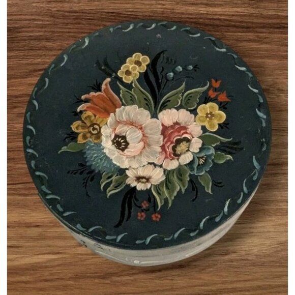 Norwegian Rosemaling Wooden Box Roses Round Lid Flowers Handpainted Signed Vtg - Picture 1 of 16